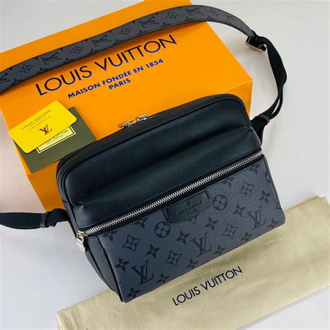 louis vuitton çanta erkek beymen|Louis Vuitton online shopping.